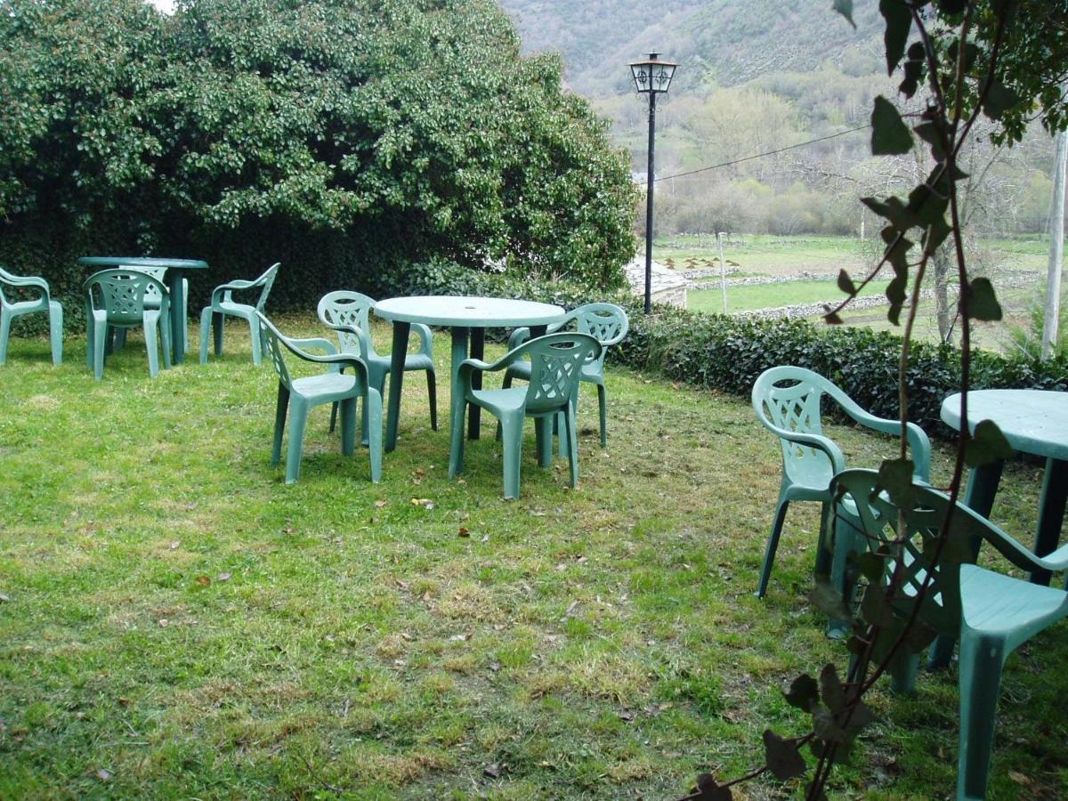 Hotel Rural El Urogallo Murias de Paredes Exterior foto