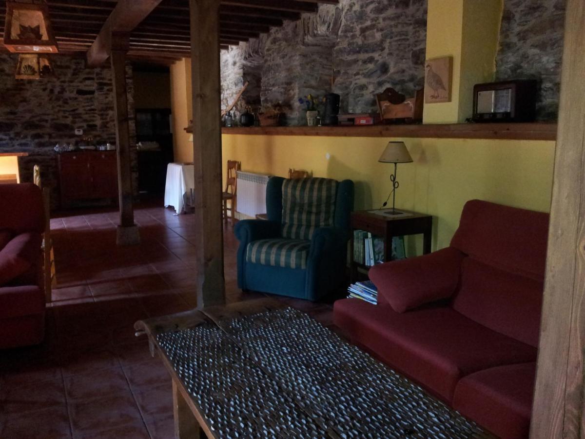 Hotel Rural El Urogallo Murias de Paredes Exterior foto