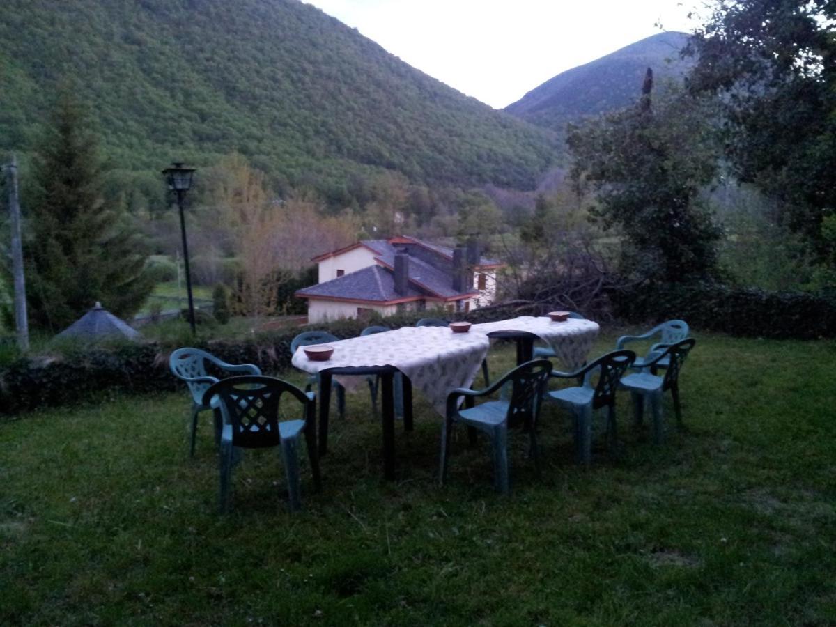 Hotel Rural El Urogallo Murias de Paredes Exterior foto